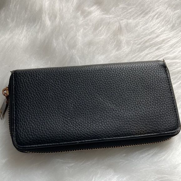 Bebe monogrammed Black Zippered Wallet - Picture 5 of 15